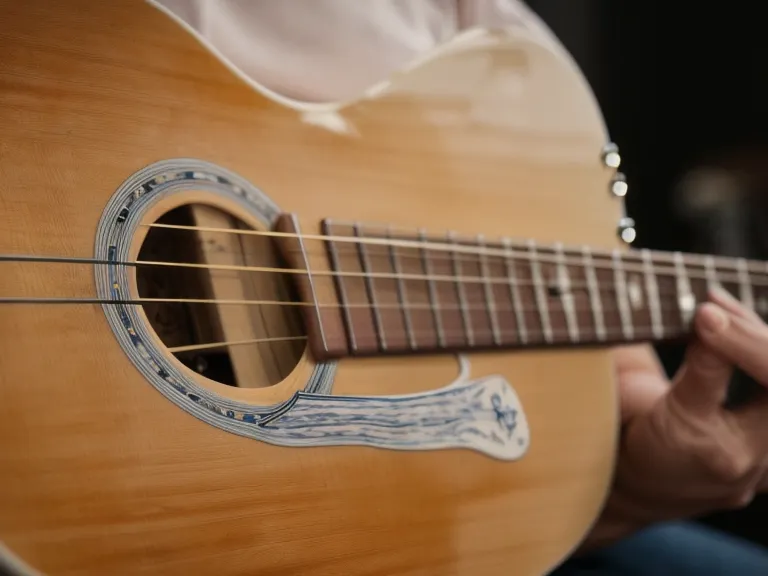 Cómo tocar el acorde de Fa en la guitarra sin cejilla, dos técnicas para principiantes adultos